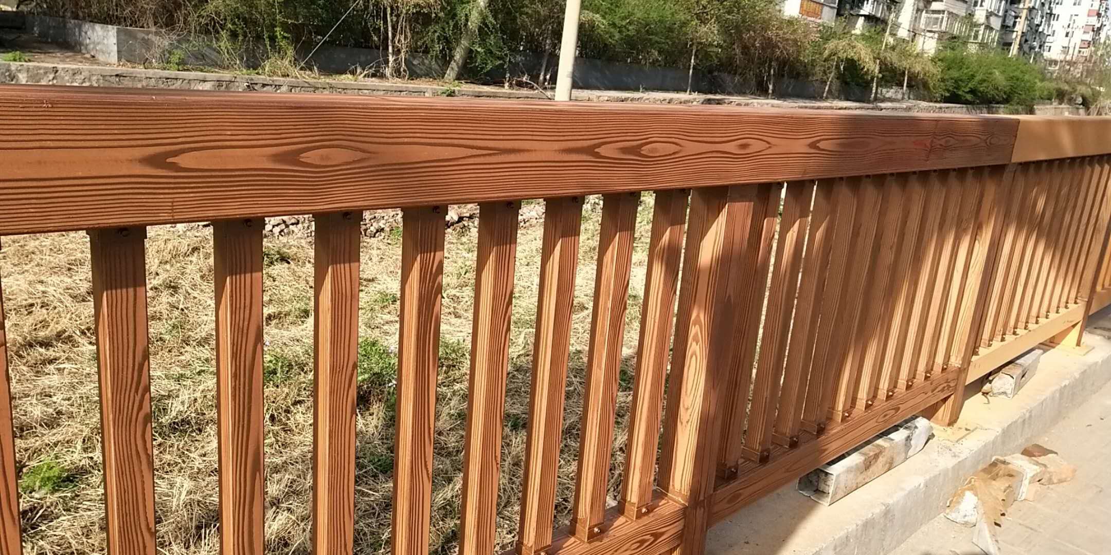 珠海河北承德双桥区护栏仿木纹漆施工项目